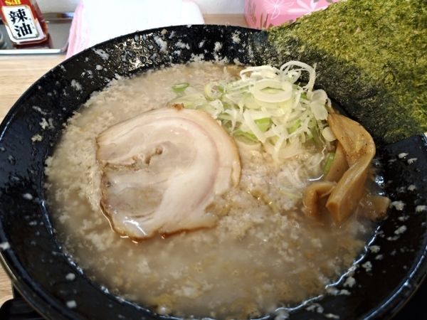 「環七系醤油ラーメン（750円）＋替玉（150円）」@らーめん  破ぐん星の写真