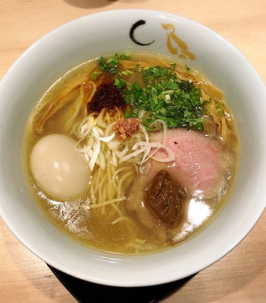 「真鯛と蛤の塩そば(味玉)」@SOBAHOUSE 金色不如帰 新宿御苑本店の写真