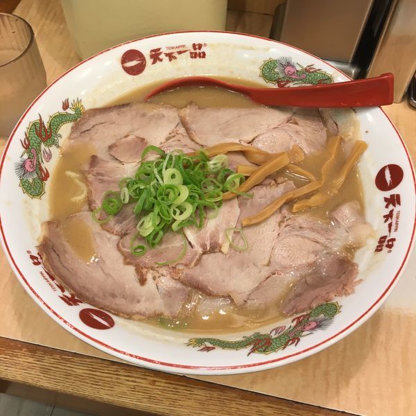 「チャーシュー麺＋特大」@天下一品 水道橋店の写真