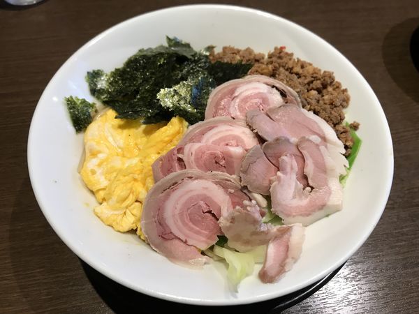 「まぜそばジビエ【シシ肉チャーシュー付】」@麺創 なな家の写真