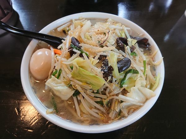 「塩タンメン 750円 味玉(クーポン)」@らーめん高橋の写真