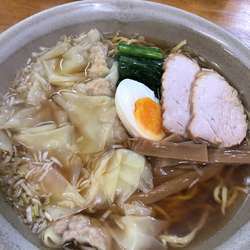 わんたんめん　600円