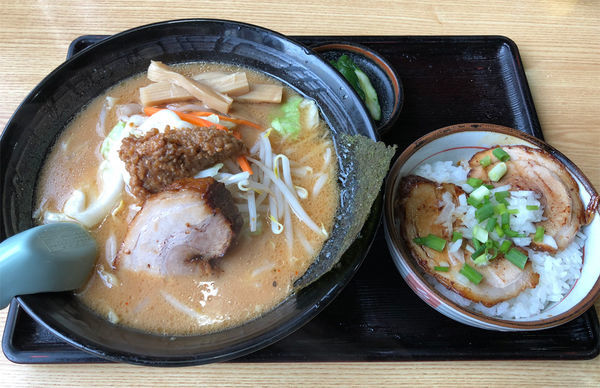 「蝦夷味噌+ねぎちゃーしゅー丼のセット」@らーめん 天雅の写真