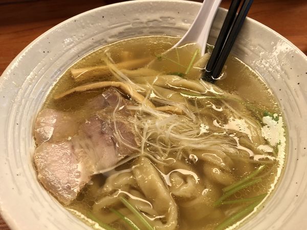 「塩らーめん＋お茶漬け（チャーシュー・カツオ）」@純手打ち 麺と未来の写真