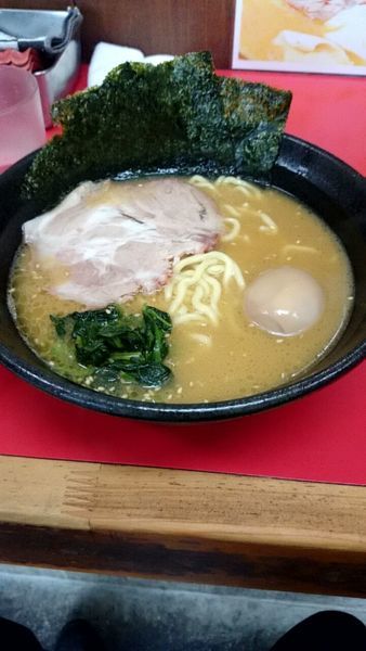 「ラーメン（６５０円）＋味玉（１００円）」@横浜家系  一二三家の写真