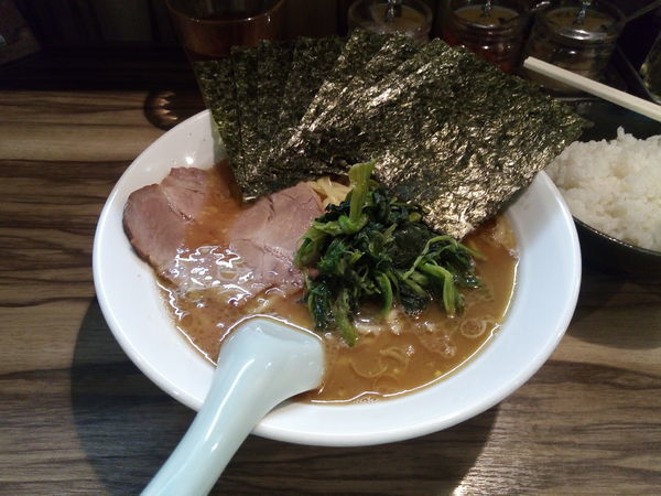 「ラーメン　海苔」@横浜家系らーめん 五丁目ハウスの写真
