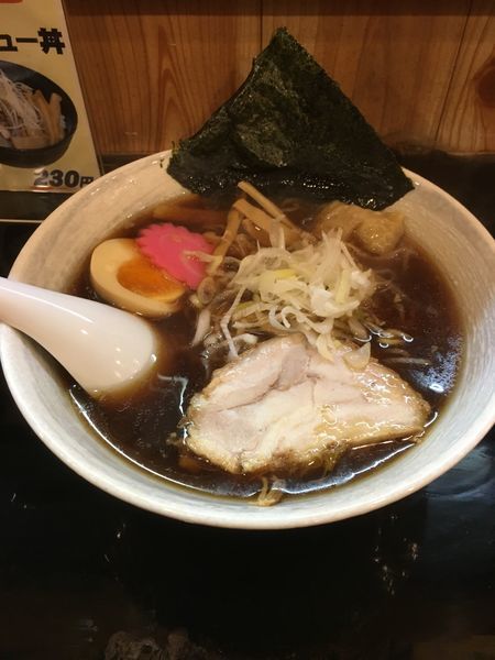 「たまり醤油らーめん(680¥)」@らーめん 黒の木の写真