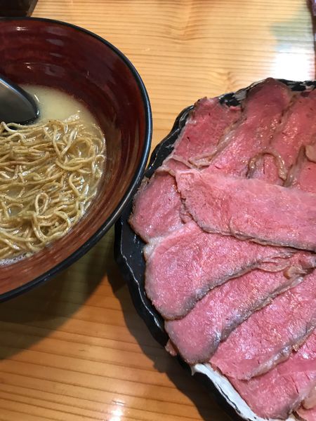 「チャーギュウ麺白醤油 極み」@ラーメン 道玄の写真