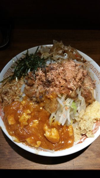 「まぜそばフュージョン」@火の豚 人形町駅前店の写真