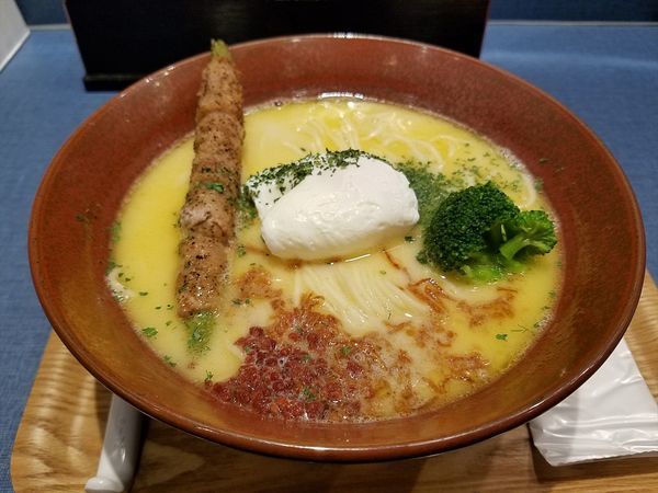 「鶏白湯そば 大盛無料 (870円)」@麺巧 潮の写真