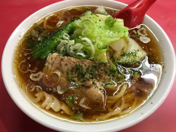 「手打ち中華そば  700円」@龍上海 山形店の写真