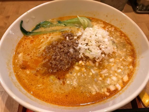 「担々麺(大盛) 800円」@Tan Tan Noodle Shop 担担 烏丸店の写真