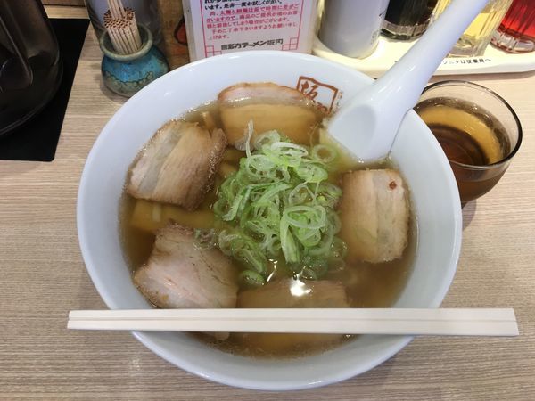 「喜多方ラーメン ¥650」@喜多方ラーメン坂内 新宿西口思い出横丁店の写真