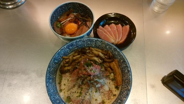 「ローストビーフまぜそば」@豚骨一燈の写真