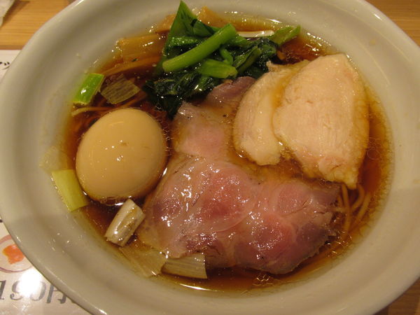 「特製鶏だし醤油らーめん　「1,047円」」@麺処 景虎 新越谷ヴァリエ店の写真