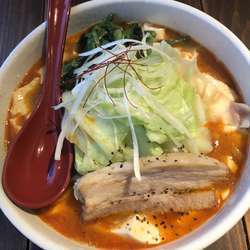 ピリ辛豆腐ラーメン(キャベツトッピング)
