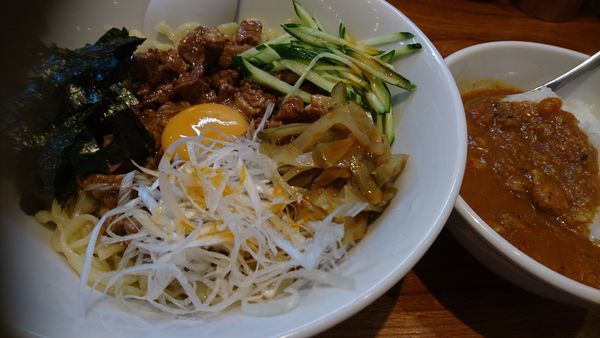 「ジャージャー麺風冷やしまぜそば（６月限定、８８０円）」@神田らぁめん 悠 HARUKAの写真