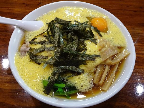 「納豆らあめん（850円）＋生玉子（50円）」@らあめん大安の写真