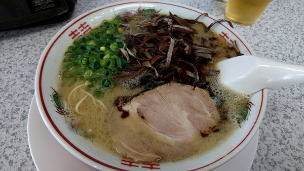 「マー油豚骨780円+きくらげ100円」@ラーメン池田の写真