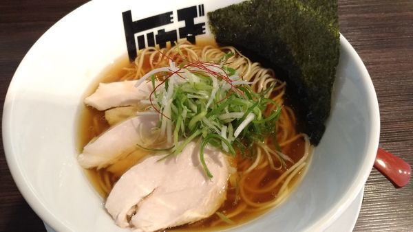 「醤油らぁめん」@らぁめん トリカヂ イッパイの写真