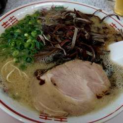 マー油豚骨780円+きくらげ100円