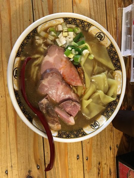 「煮干ラーメン」@すごい煮干ラーメン凪 新宿ゴールデン街店 本館の写真