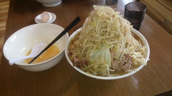 「ラーメン750円+生卵50円」@俺の生きる道 つくば店の写真