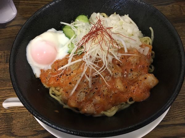 「炙りカレイえんがわユッケ風混ぜそば」@あら焼鶏白湯 カシムラの写真