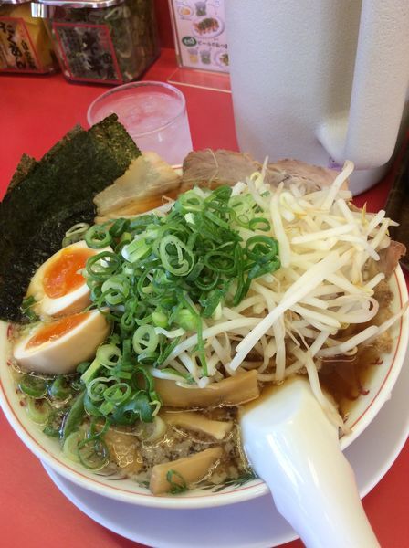 「味玉ラーメン大盛もやしトッピング」@ラーメン魁力屋 南行徳店の写真