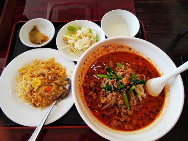 「担々麺半チャーハン定食」@桂香楼の写真