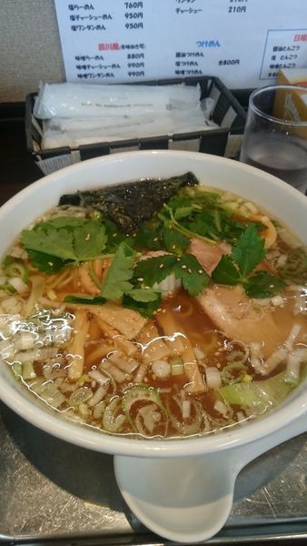 「塩ラーメン+半ライス」@東京らぁめんちよだの写真