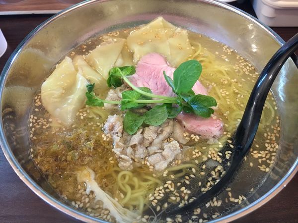 「ワンタン塩そば 880円」@RAMEN ブリキの木こりの写真