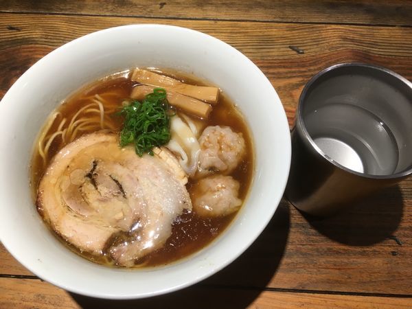 「純粋金華豚ワンタンそば1050円」@松戸中華そば 富田食堂の写真