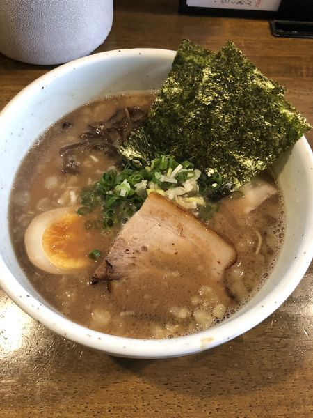 「醤油豚骨ラーメン」@豚骨らーめん いちご家の写真