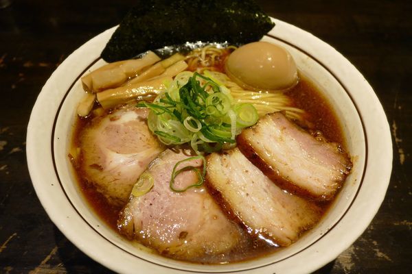 「特製中華そば 中盛り（250g）¥1,050」@中華そば しながわの写真