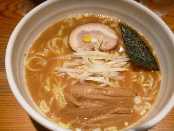 「中華そば（大盛り無料 サービスライス付き）¥700」@らーめん・つけ麺 我家の写真