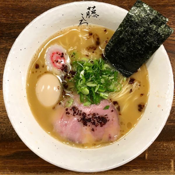 「鶏白湯 味玉ラーメン」@麺屋 藤しろ 目黒店の写真