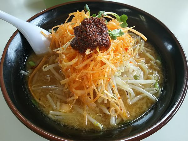 「ねぎみそ　※ラー油唐辛子カスタマイズ　（大盛り：㋚券）」@くるまやラーメン 松本渚店の写真