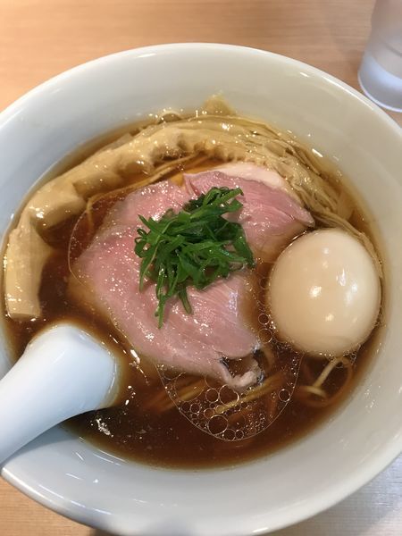 「特製醤油らぁ麺」@らぁ麺 はやし田 新宿本店の写真