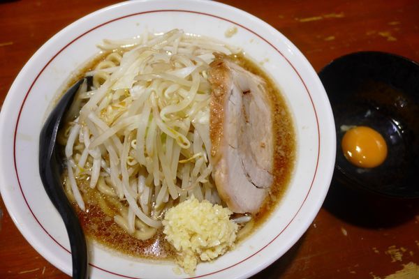 「らーめん¥730／ニンニク生玉子¥0」@らーめん kaeruの写真