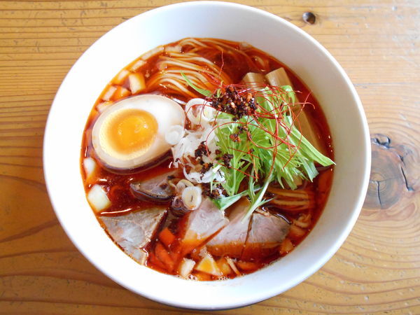 「紅の辛そば」@らぁ麺 めん奏心の写真