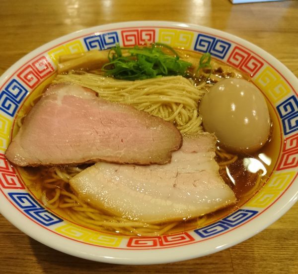 「醤油ラーメン 大盛 味玉」@ROOSTERの写真
