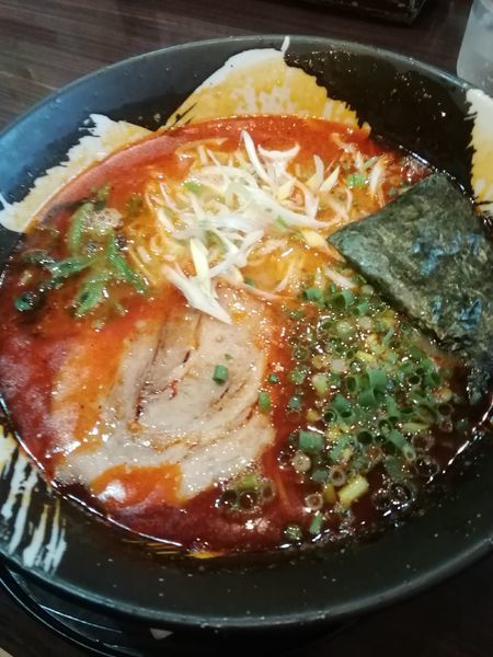 「鶏白湯塩ラーメン 赤」@らうめん 纏の写真