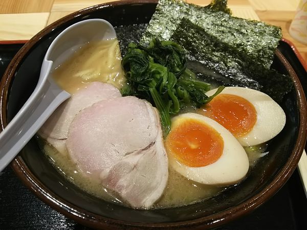 「豚骨醤油らあめん (並) +味玉:サービス券」@豚骨らあめん専門店 とんこつ家ZUN イオンモール松本店の写真