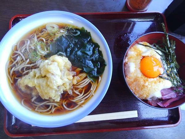 「小トロロ丼・そばセット590円」@そば処 あさひの写真