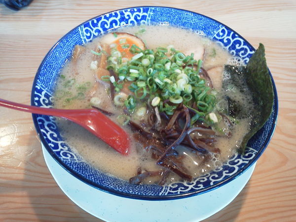 「博多とんこつラーメン全部のせ 730円」@博多ラーメン鶴亀堂 津嘉山店の写真