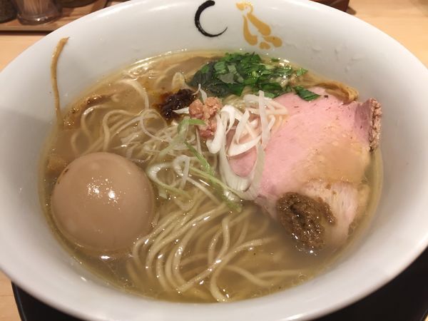 「味玉塩そば」@SOBAHOUSE 金色不如帰 新宿御苑本店の写真