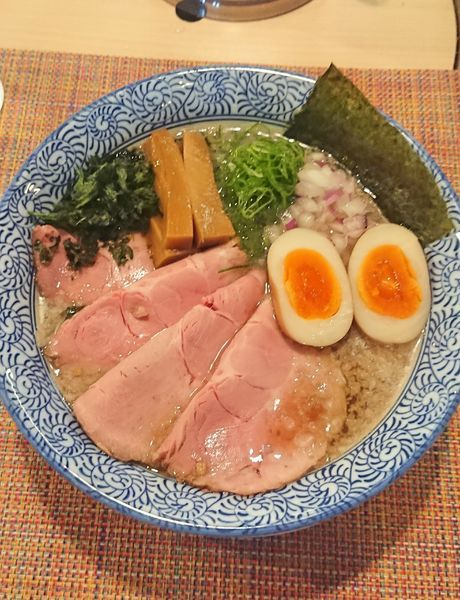 「特製背脂煮干そば」@らーめん セアブラノ神 壬生本店の写真