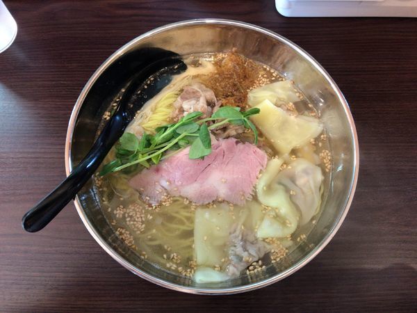 「ワンタン塩そば(880円)」@RAMEN ブリキの木こりの写真