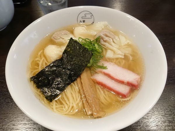 「特製ワンタン麺(ハーフ・白だし)900円」@八雲の写真